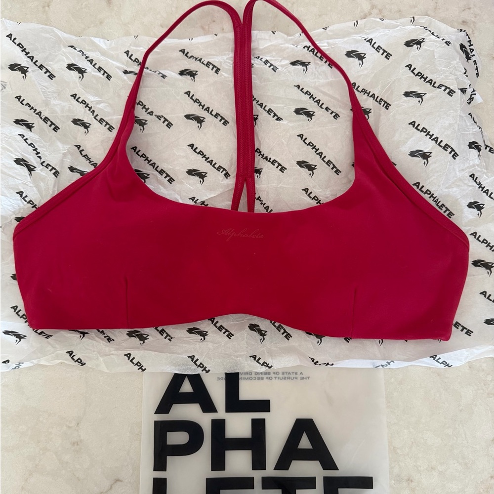Alphalete Women's Sports Bra - Aura Axis Bra in Color Scarlett